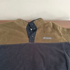 Columbia Olive and Charcoal Fleece Pullover